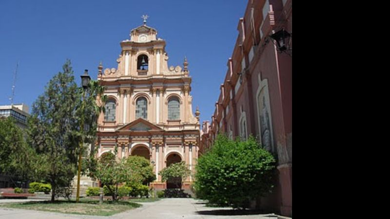 Abrazo simbólico por la Vida