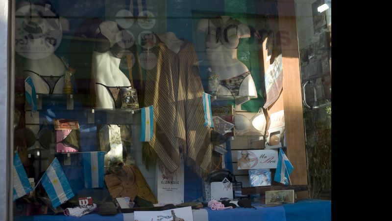 Lanzan campaña para vestir de Poncho a la ciudad