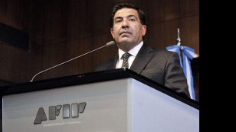 Michetti firmará resolución para apartar a Echegaray de la AGN