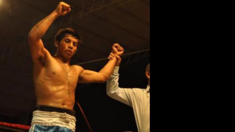 Atractivo festival de boxeo amateur “Sacando flecos al Poncho”