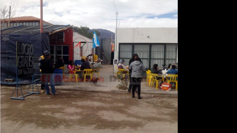 Comerciante fiambalense festejó su cumpleaños con una “locreada gratuita”