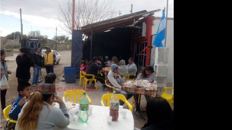 Comerciante fiambalense festejó su cumpleaños con una “locreada gratuita”