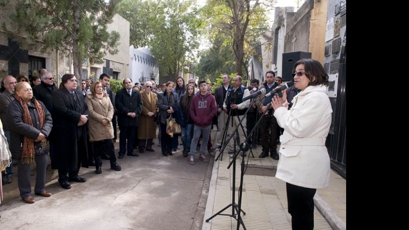 Lucía en el homenaje a Vicente Saadi