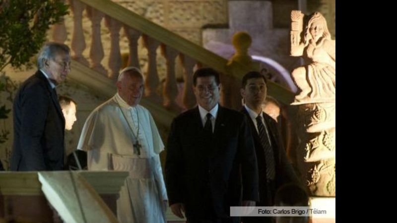 Francisco reconoció esfuerzo de Paraguay por "sanear su democracia"