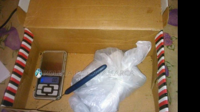 Secuestran marihuana, cocaína y casi $20.000