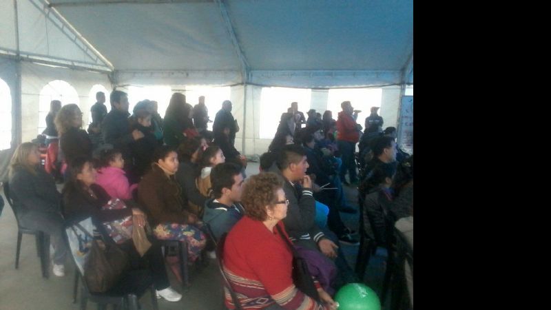 Gran concurrencia en la carpa de Educación