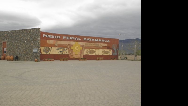 Proponen extender un día la feria artesanal del Poncho