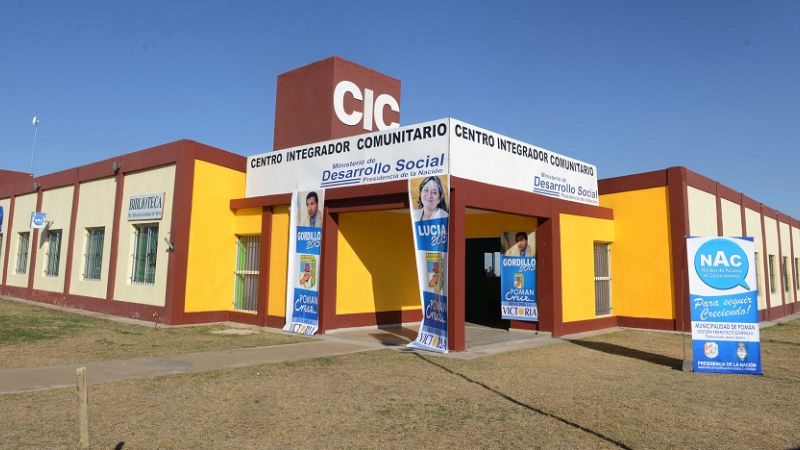 La Gobernadora visitó El Pajonal y la Villa de Pomán