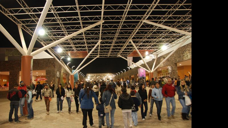 Confirman que la feria artesanal del Poncho se extenderá un día más