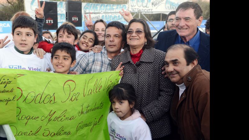 Molina con Lucía en la inauguración del transformador en Polcos