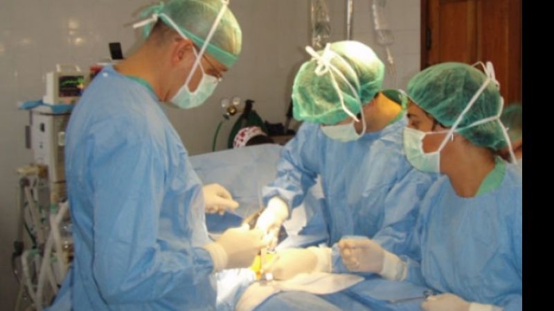 Primera operación en 3D a un niño con un tumor maligno