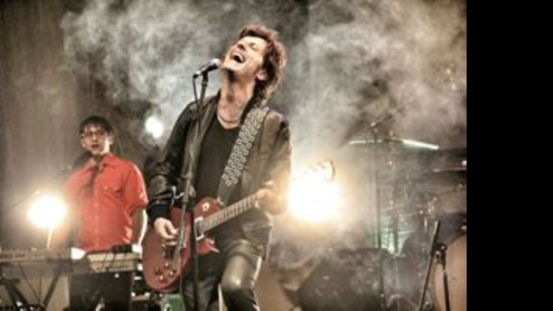 Locutor y organizador enfurecido, casi no presentó a artista nacional