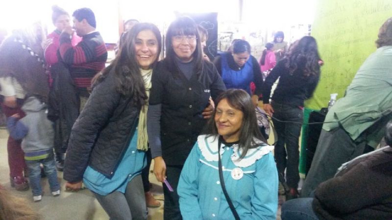 Oferta para el público en la carpa de Educación