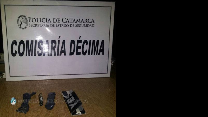 Arrestan a un hombre y a una mujer con droga