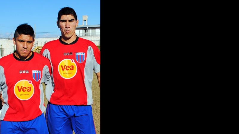 Jugador de Vélez trompeó al referí Romero y suspenden partido