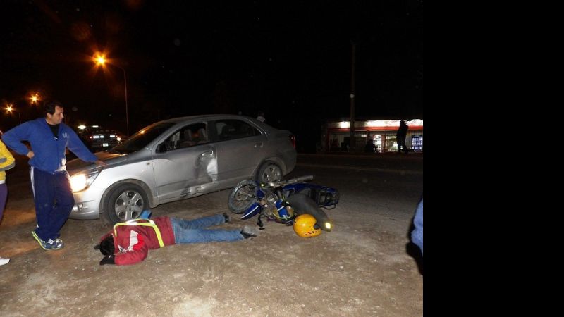 Motociclista trasladado de urgencia tras un choque