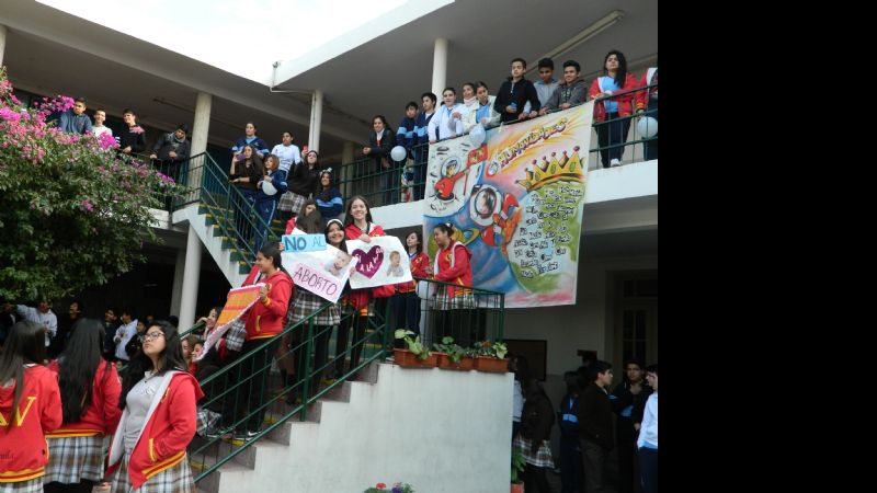Movida a favor de la vida en el Colegio del Carmen