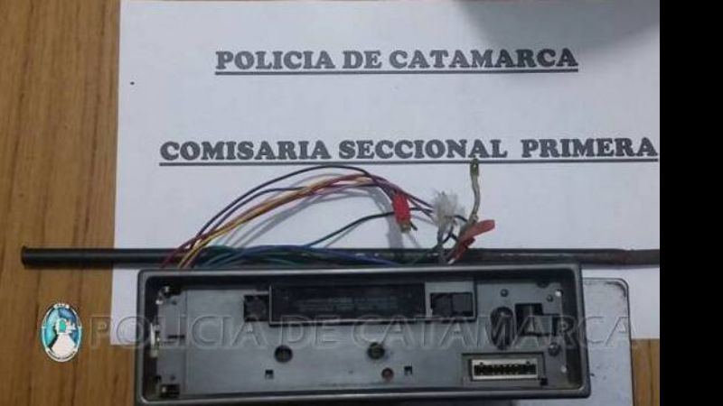 Lo sorprendieron robando y lo aprehendieron