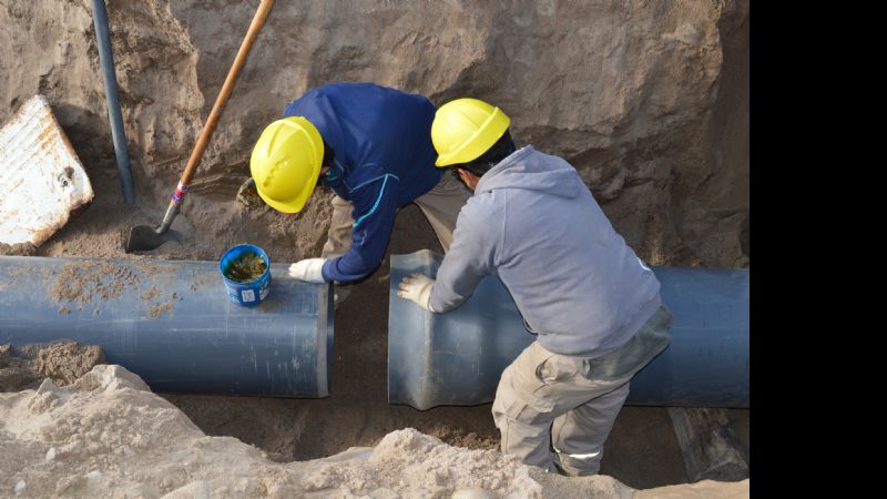 Iniciaron los trabajos de la red de agua potable para Rivera del Valle