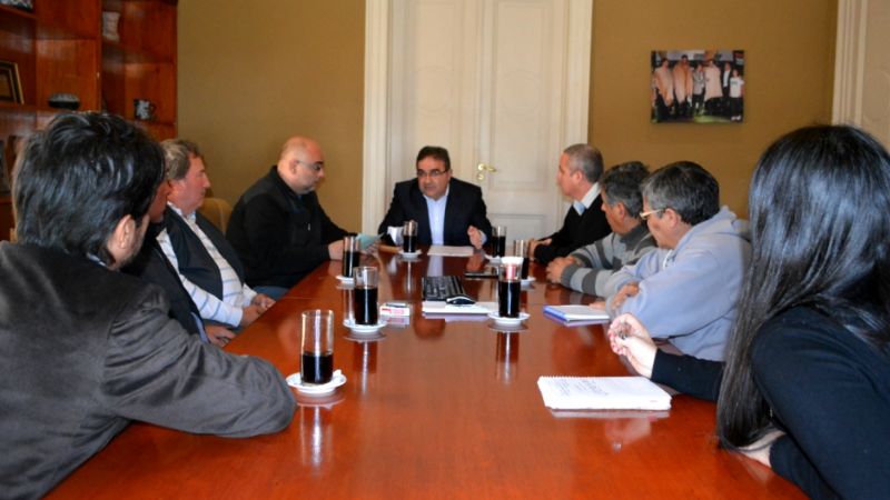 Otorgarán $200 mil a empresas de remises