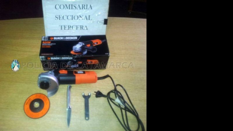 Arrestan a una pareja y le secuestran distintos elementos