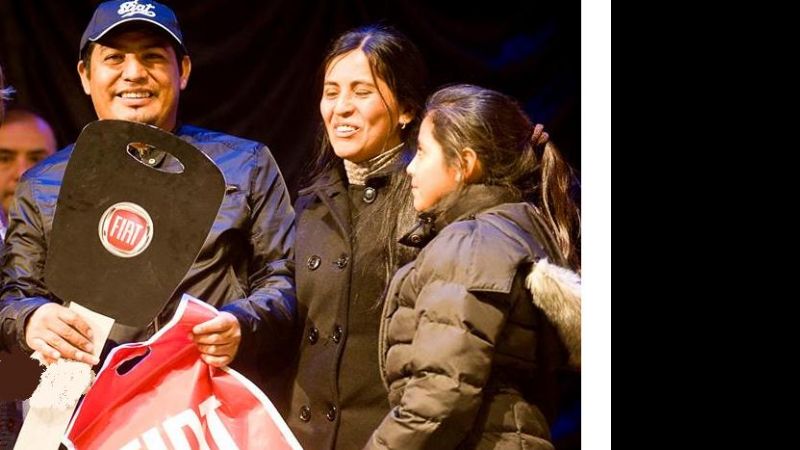 Un docente desocupado se llevó el 0 km en la yapa de la fiesta