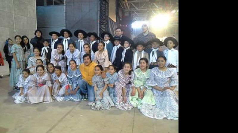 Destacada actuación de jóvenes de El Alto en el Poncho