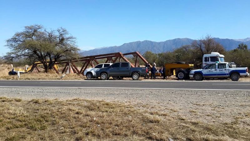 Inició el traslado del puente para Huaycama