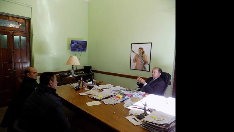 Reconocen a policias que rescataron a mamá y sus tres hijos de un incendio