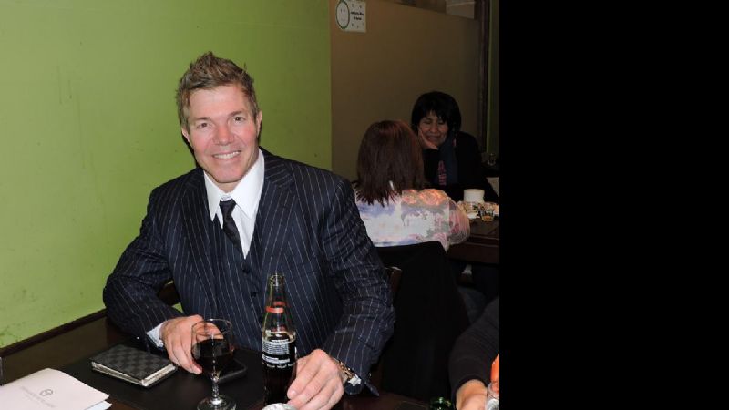 Sin salida, el “Maestro Amor” busca la defensa de Burlando