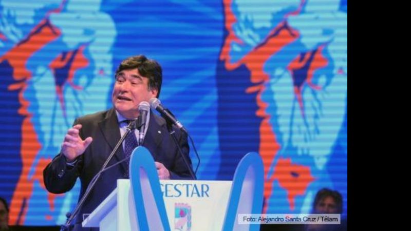 "Abandonan una a una sus convicciones para ver si llegan a la puerta de la Casa Rosada"