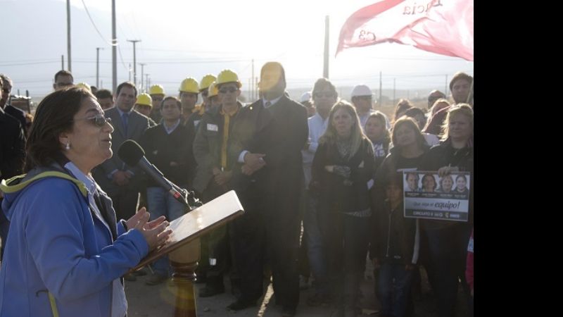 La Gobernadora inauguró la electrificación del Parque Sur
