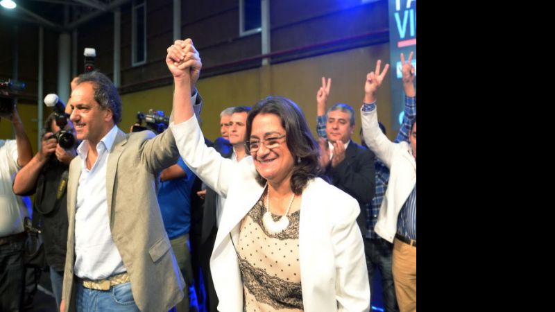 “En democracia se festejan los triunfos y se aceptan las derrotas”