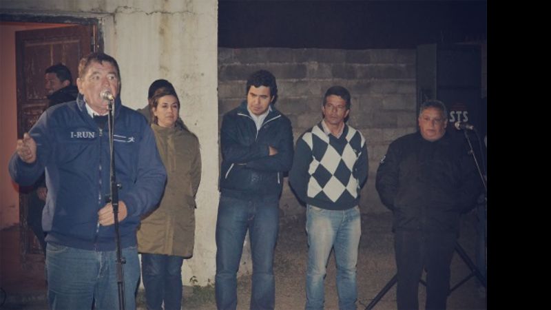 Roque Molina colabora en la recuperación del Club Recreativo Las Tejas