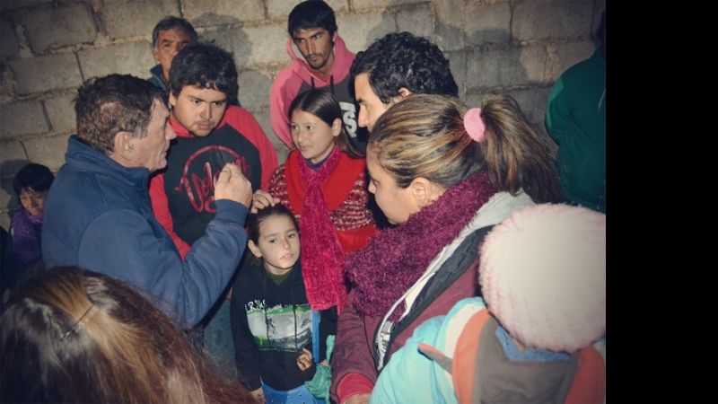 Roque Molina colabora en la recuperación del Club Recreativo Las Tejas