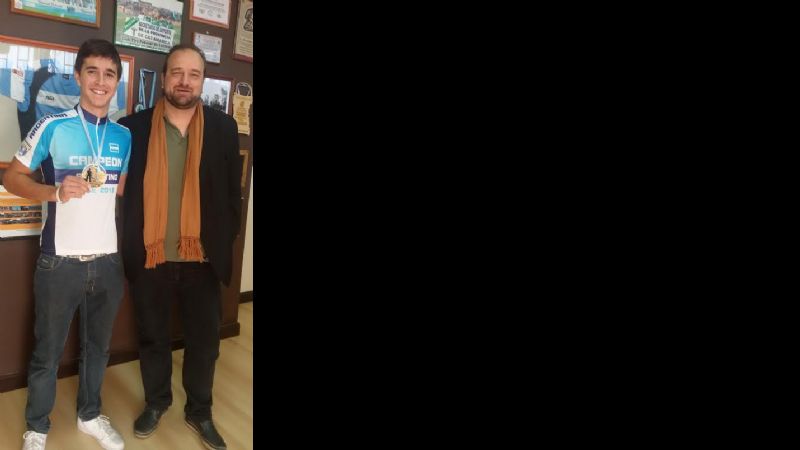 Brumec con el campeón argentino de Cross Country