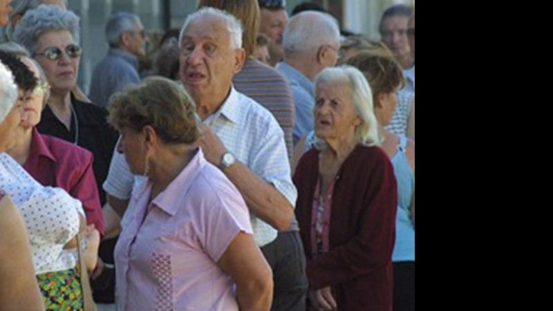 Indignación por la burocracia y bloqueo de cuentas a jubilados