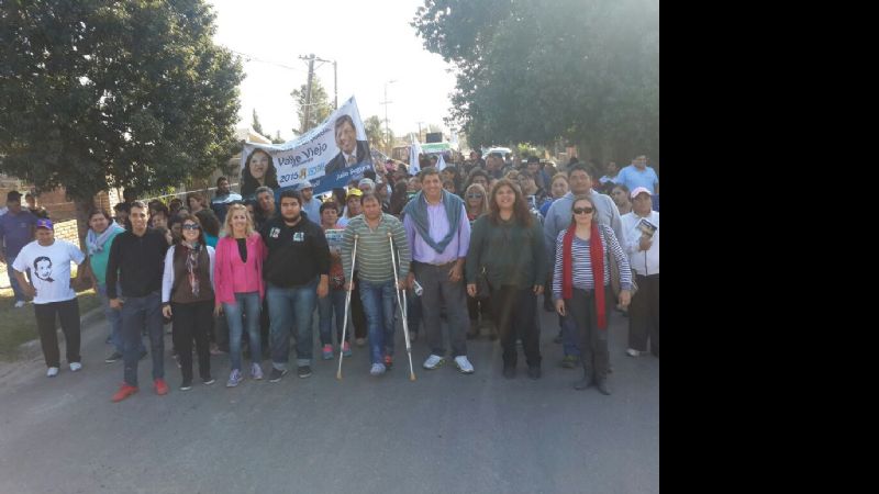 Multitudinaria caminata de Natalia Soria en La Antena