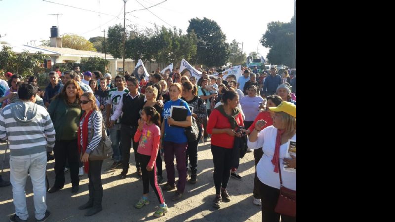 Multitudinaria caminata de Natalia Soria en La Antena