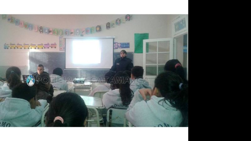 Charlas sobre bullying y violencia escolar en La Paz