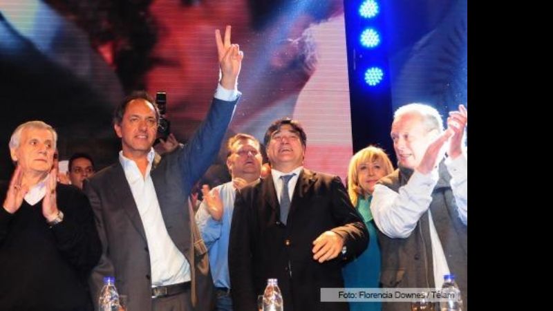 Ante gremios, Scioli se comprometió a “cuidar el poder adquisitivo del salario”