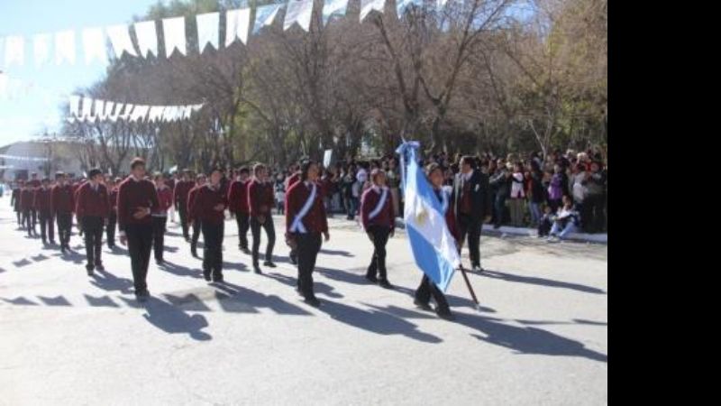 Preparativos para el festejo patrio en Santa María