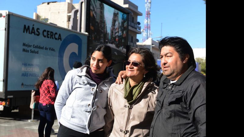 Lucía visitó la muestra de ENOHSA