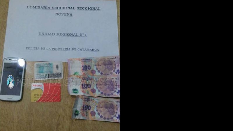 Aprenden a sujeto por retener objetos a una mujer