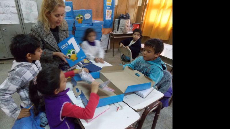 Continúa la entrega del  Manual “La Catita” en Valle Viejo