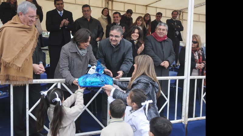 Lucía y Raúl en el acto aniversario de la ciudad
