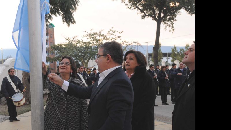 Lucía y Raúl en el acto aniversario de la ciudad