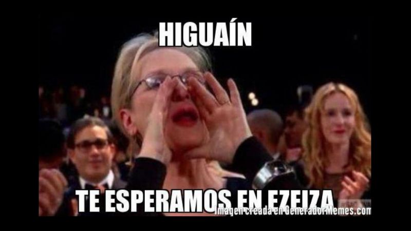 Higuaín fue el centro de las cargadas por la caída ante Chile