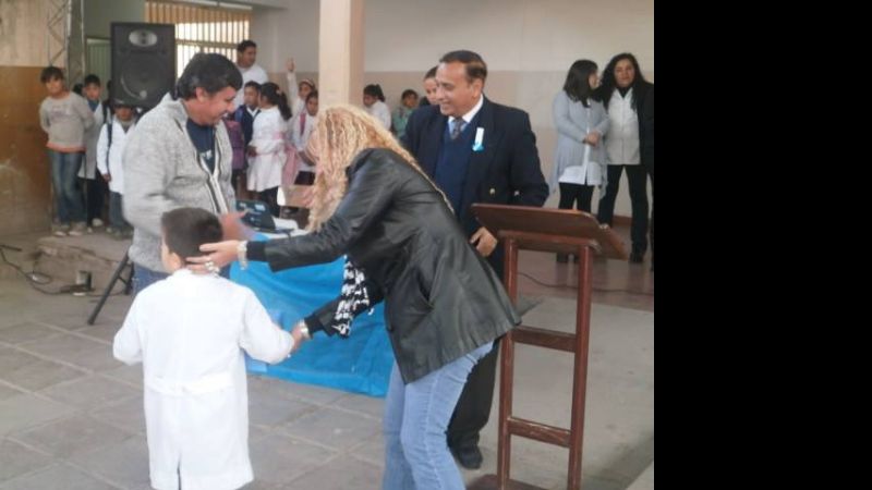 El álbum de Ciencias Sociales "La Catita" se sigue entregando en las escuelas