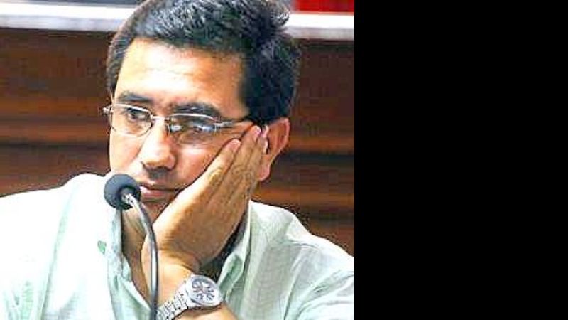 Páez medita en qué gastar las regalías, ¿y la ley?